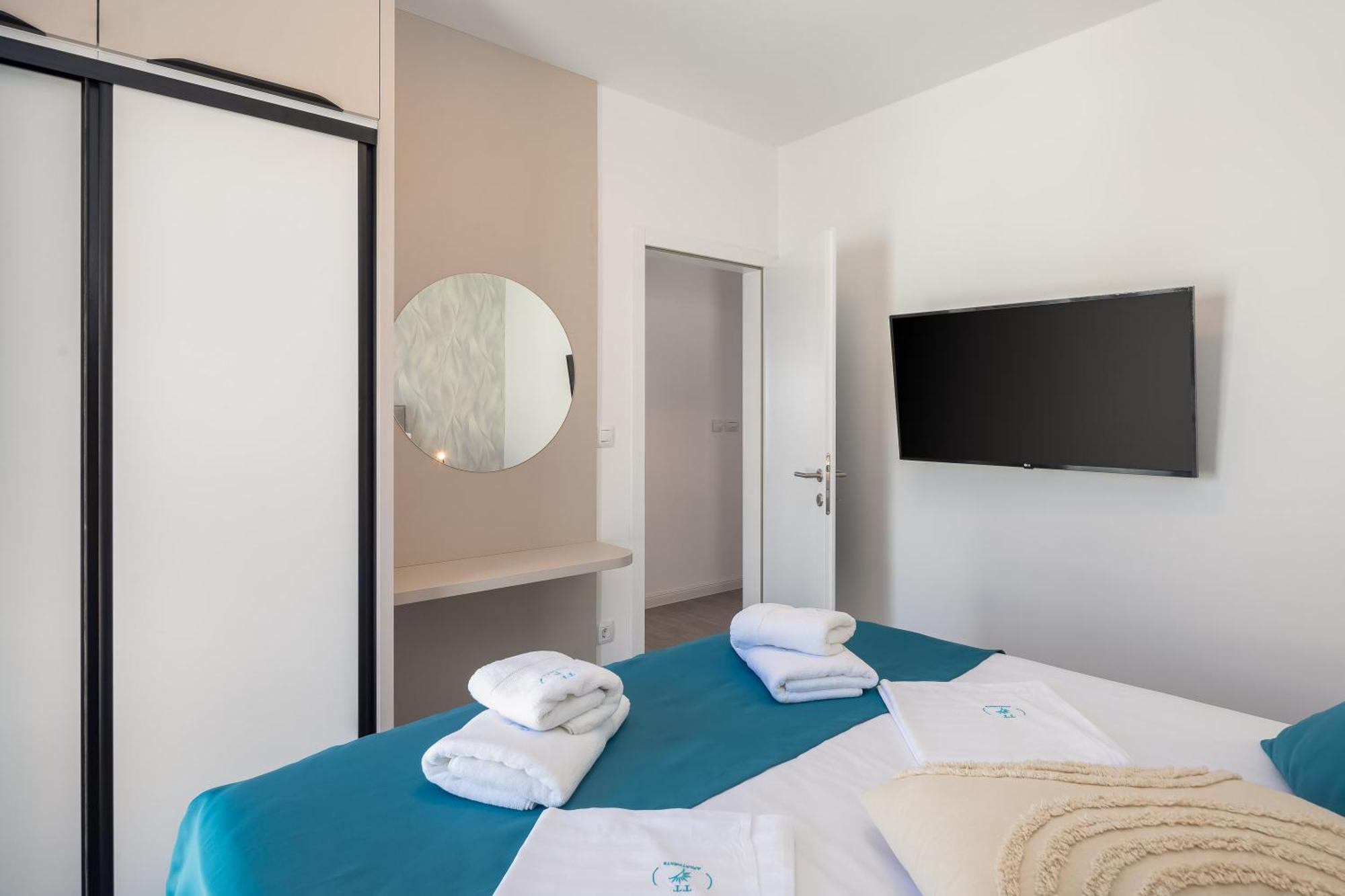 Tt With Sea View And Private Parking Apartament Makarska