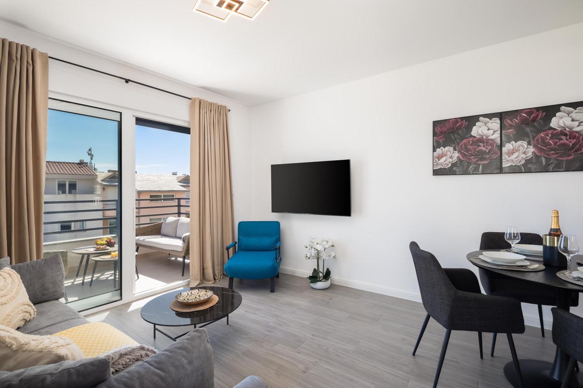 Apartament Tt With Sea View And Private Parking Makarska